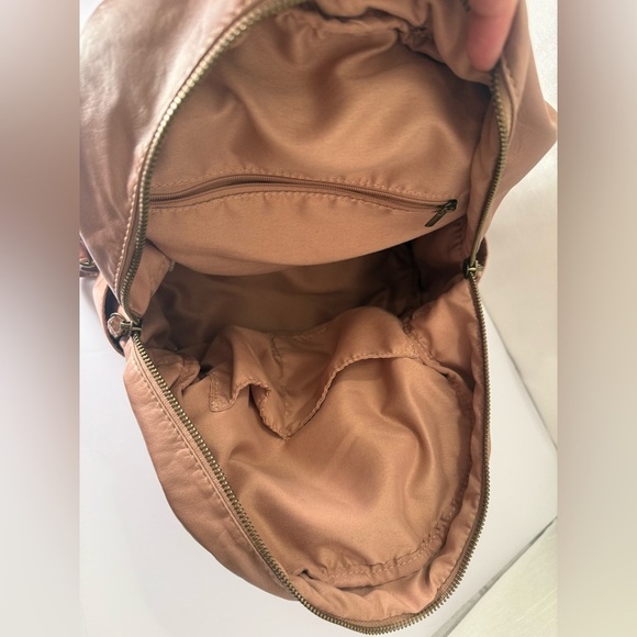 Genuine Leather Bentley Back back Cream/tan EUC - Picture 5 of 7